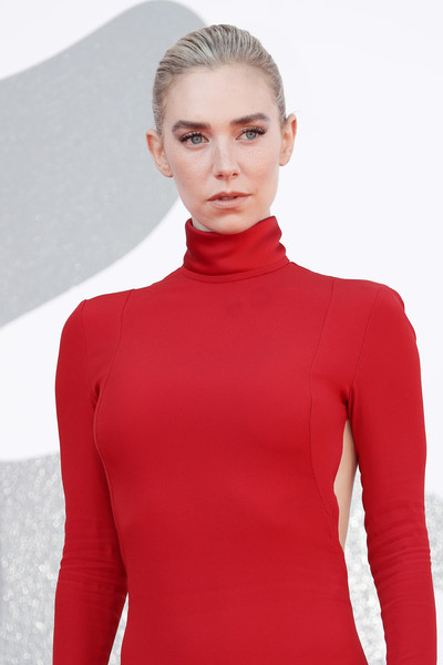 Vanessa+Kirby+Pieces+woman+Red+Carpet+77th+RSGzIBXUyGAl